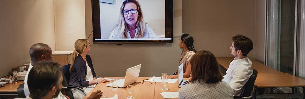 3 Get Creative with Sales Presentations